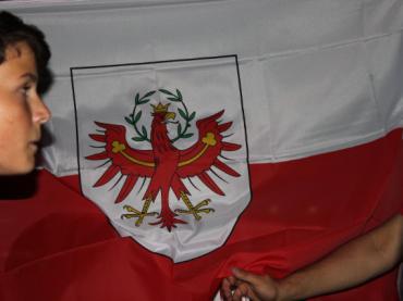 Die Tiroler Fahne ist natürlich überall mit dabei.