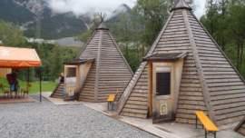 Die Tipis, unsere Unterkünfte in der Area47, sind bezogen.