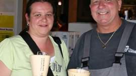 Beim Mixed Double belegte die Mannschaften Keine Ahnung (Steve Cliff und Ender Ruth) und...