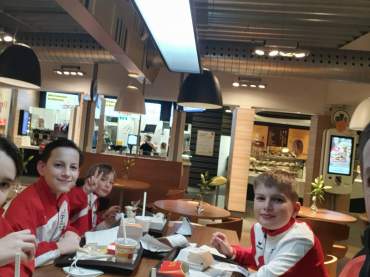 zum Abschluss ging es mit den Kids noch zum MC Donalds :)