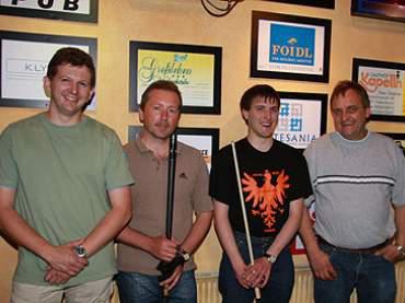 Der Sieger Rudi zwischen Tom, Wof und Franz