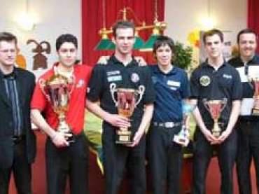 in guter Gesellschaft: vl: Jürgen Schaller (Obmann), Mennillo Patrick (1.), Kempter Martin (2.), Le
