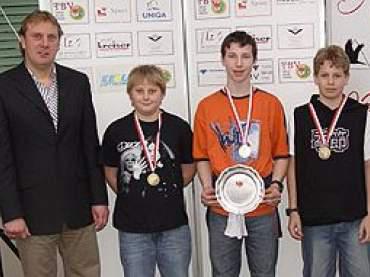 Unser siegreiche Jugendmeistermannschaft mit TBV-Präsident Karlheinz Feichtner - Lukas Baumann - Da