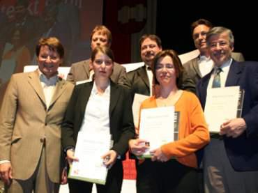 Birgit mit Landeshauptmannstellvertreter Hr. Hannes Gschwentner und den anderen Landesmeistern im Bi