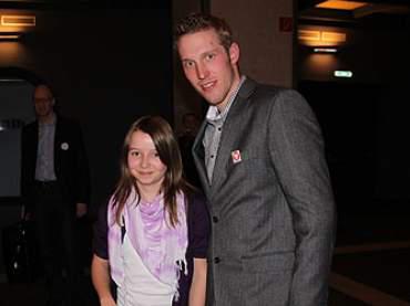 Zwei erfolgreiche PillerseeTaler! Christina mit Biathlet Dominik Landertinger.