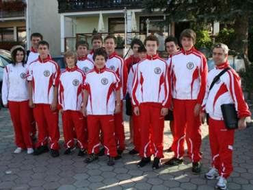 Das Österreichische Jugendnationalteam mit Betreuer