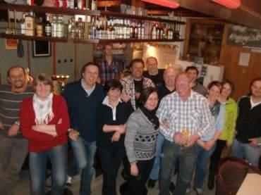 Gute Stimmung beim Elternbillardabend
