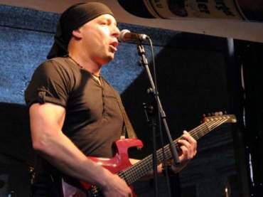 Special Guest Toni Berza spielt mit Hot Rod auf!