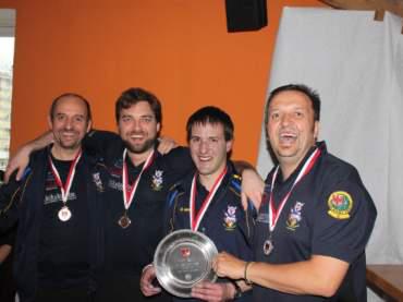 Saustall 2 freut sich über den 2. Platz in der 2. Landesliga!
