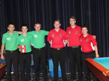 Das österreichische Juniorenteam hier mit den Bulgaren!