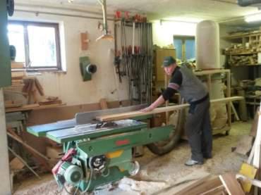 Brandy beim werken am Pokalbord!