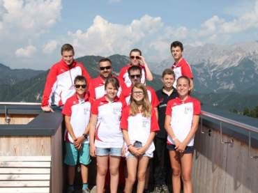 Das Tiroler Team vor einer tollen Bergkullise!