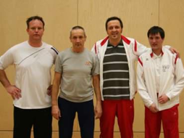 Eugen, Schorsch und Tom mit Ausbildner und Exrallyfahrer Hr. Mag. Fritz Waldherr